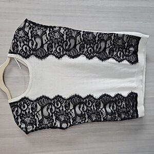 Vince Camuto Sleeveless Top With Black Lace Trim Size Medium